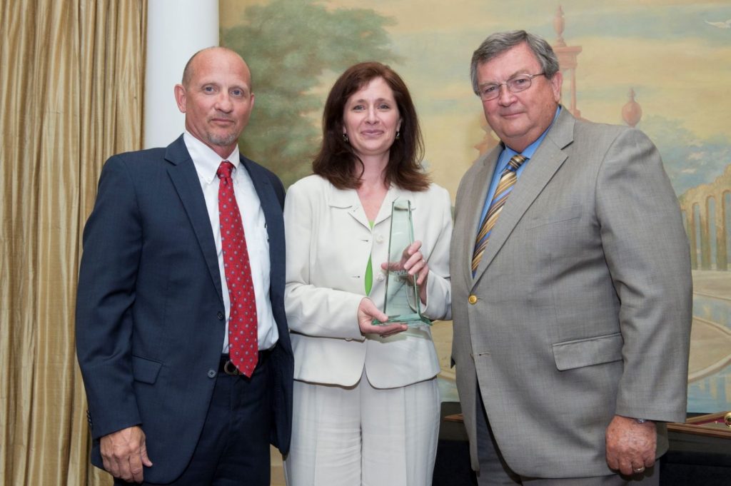 Eleonore Hamm received the 2014 National Education Service Award from the RVIA