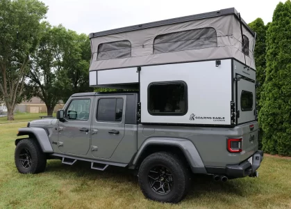 Soaring Eagle OVX 5 Truck Camper on a Jeep Gladiator, with top popped up.