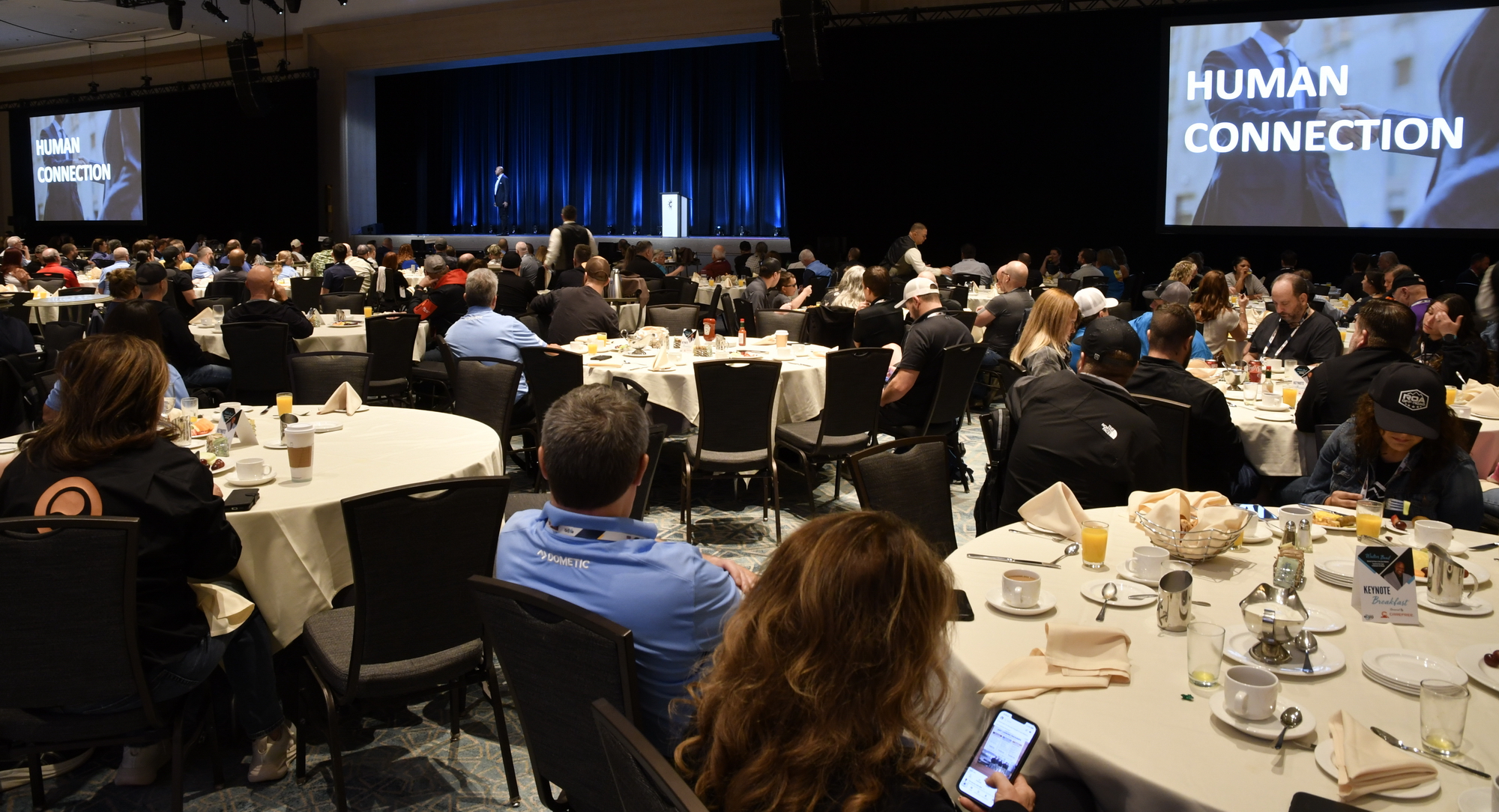 Tuesday's keynote breakfast, sponsored by Carefree, featured Walter Bond on the topic “Unleash the Power of the Shark Mindset - How to Transform Your Team to Dominate the Market”. 