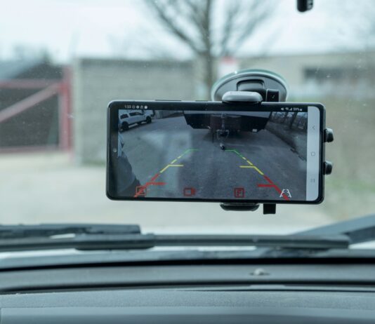 Air Lift Towtal Camera System - windshield mounted smartphone display using Air Lift app.